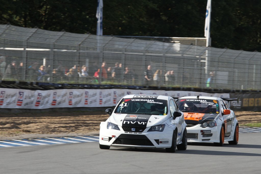 Rene Povlsen og Jakob Borum tog sig af Rookie mesterskabet og Oldboys mesterskabet
(Foto: Keld Dohm)